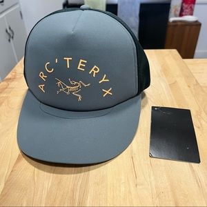 Arc’teryx Curved Brim Trucker Hat NWT